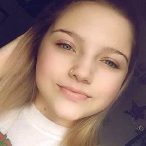 Meet your Posher, Rayven